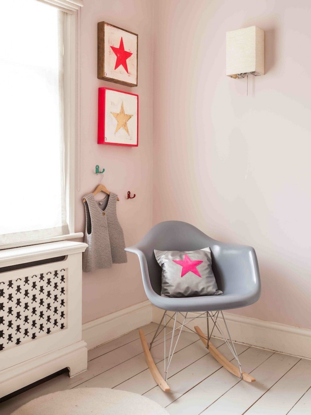 Fun kids' bedrooms in Fulham | Children's room with chair | Interior Designers
